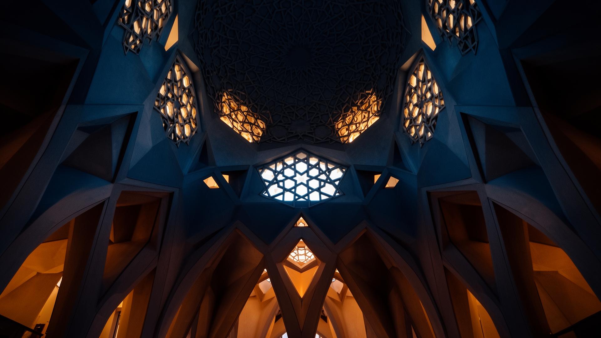 Girih geometric vaulted structure: complexity resolved into structure